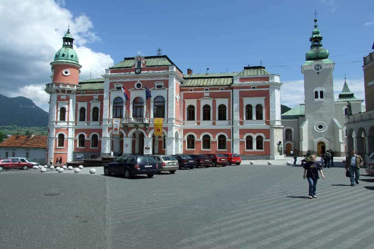 Penová striekaná izolácia - Ružomberok. 100% kvalita - dobrá cena